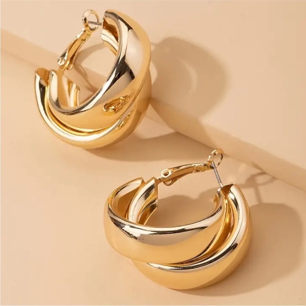 NWOT Mazie Gold Double Hoop Earrings - Picture 3 of 4